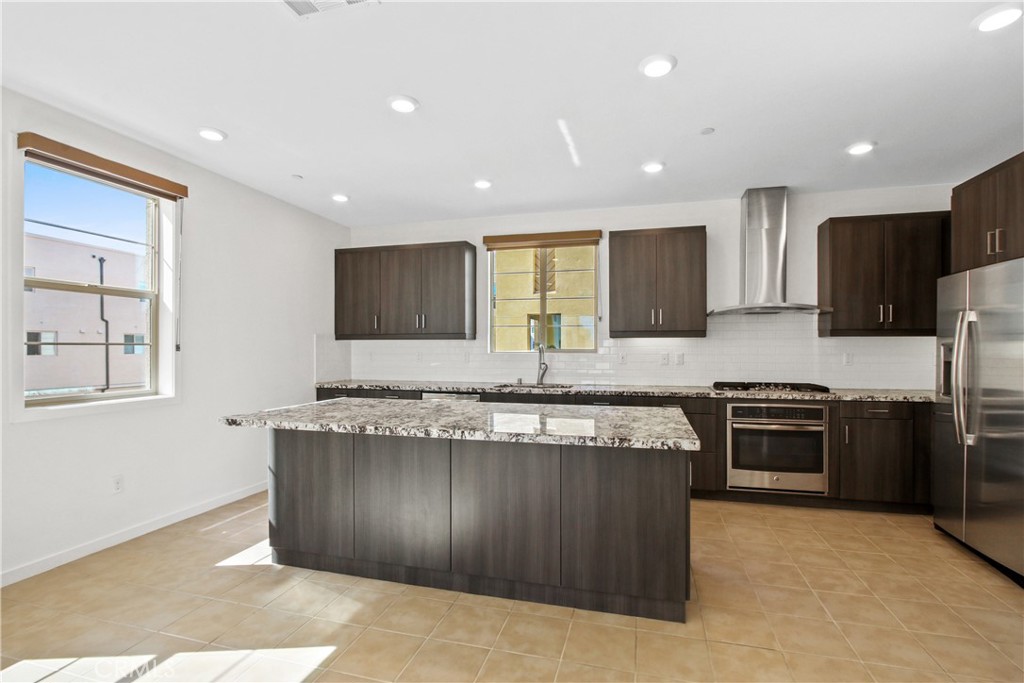 214 Paramount