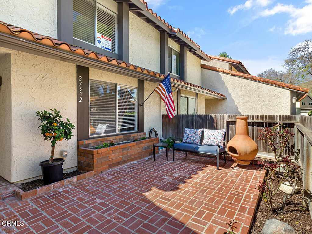 27532 Rondell Street