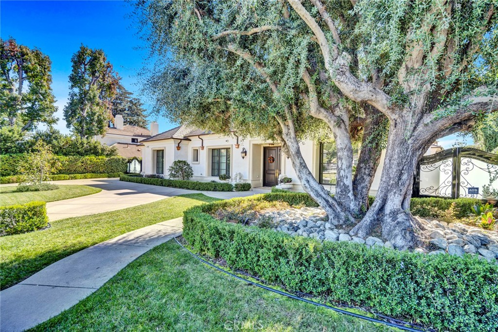 300 W Las Flores Avenue