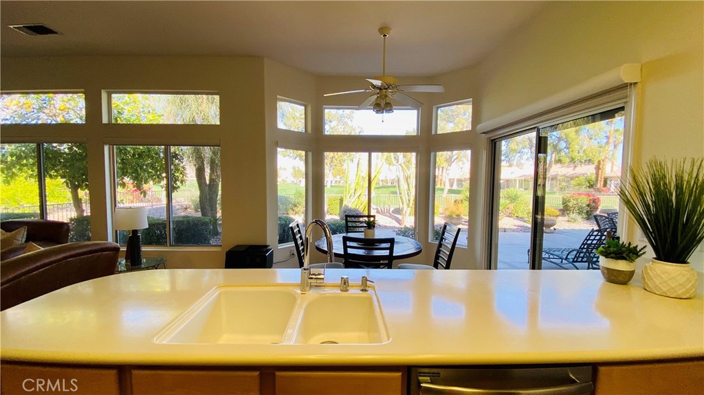 Photo 11 of 26 of 78166 Bonanza Drive house