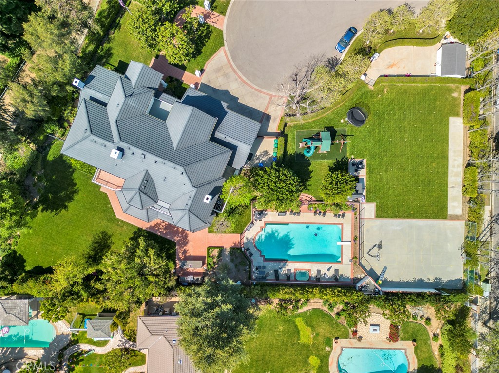 550 Unique Lane