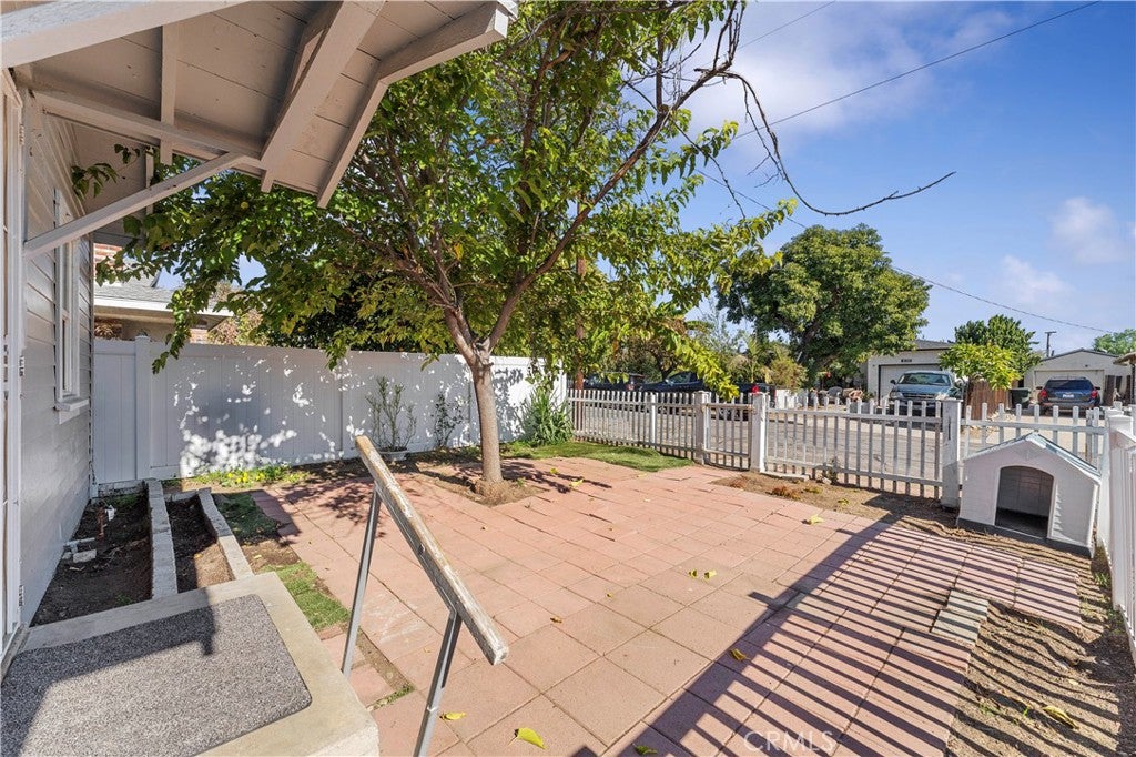 833 N 4th Avenue
