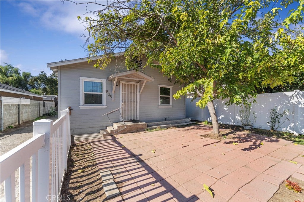 833 N 4th Avenue