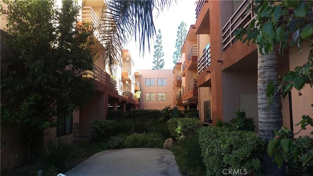 listing image 130728581511806472399