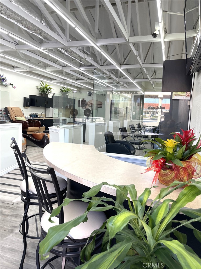 A beautiful, contemporary hair and nails salon providing a variety of quality services to serve customers with joy and pride, located near Huntington Harbor, near Starbucks, and many popular restaurants, convenience stores frequent by tourists year round