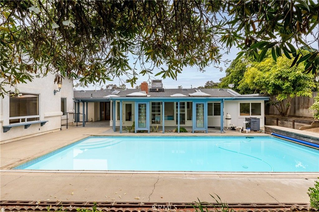listing image 130728026318636905038
