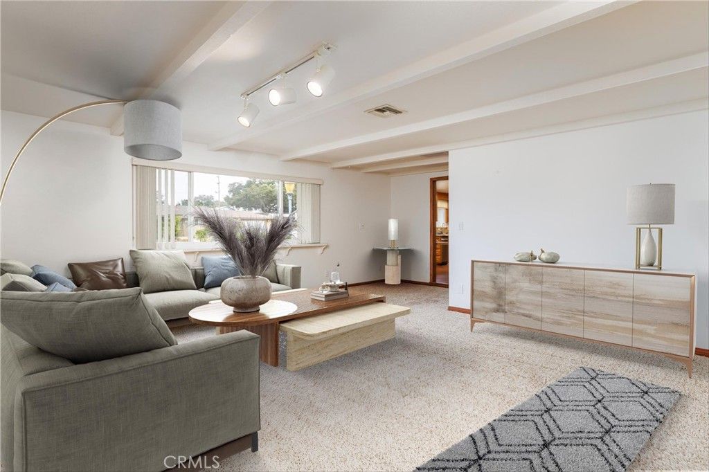 listing image 130728935421890983838