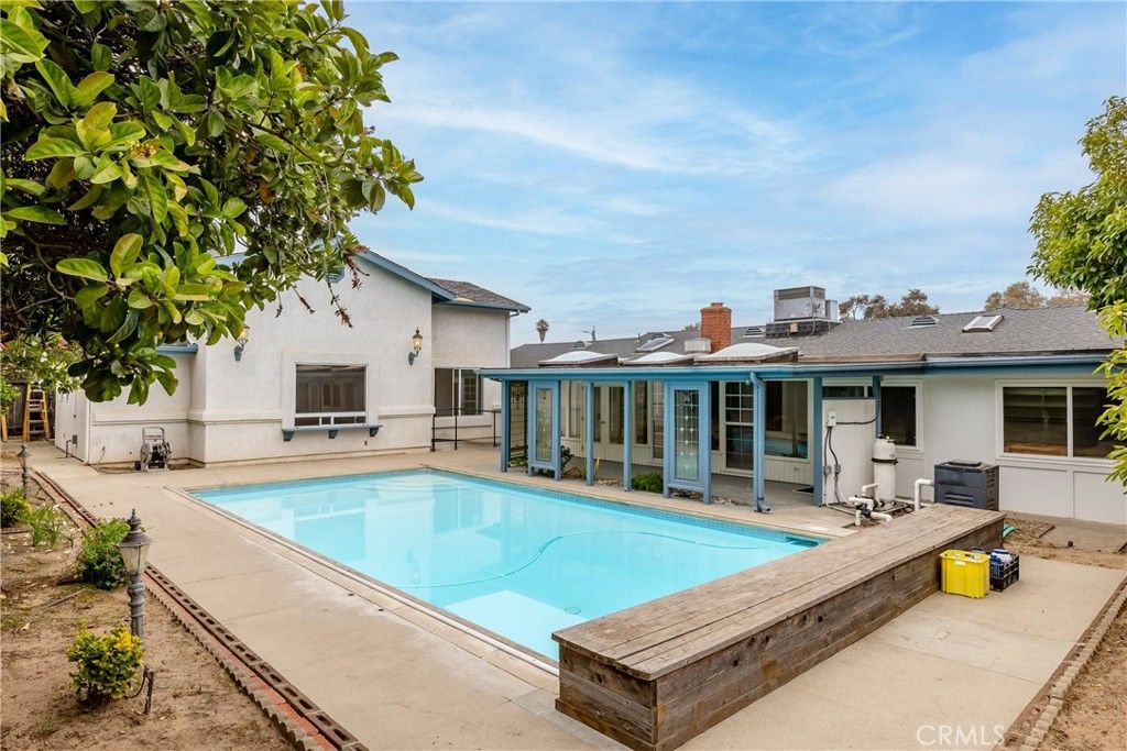 listing image 130723437066190152854