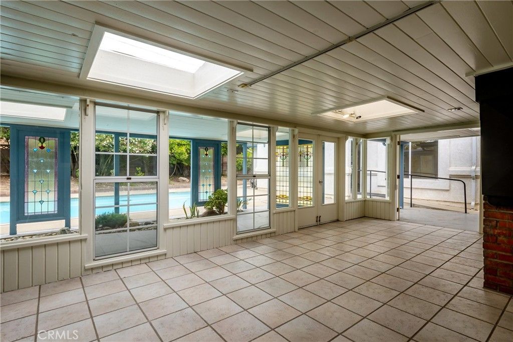 listing image 130726167453097864276