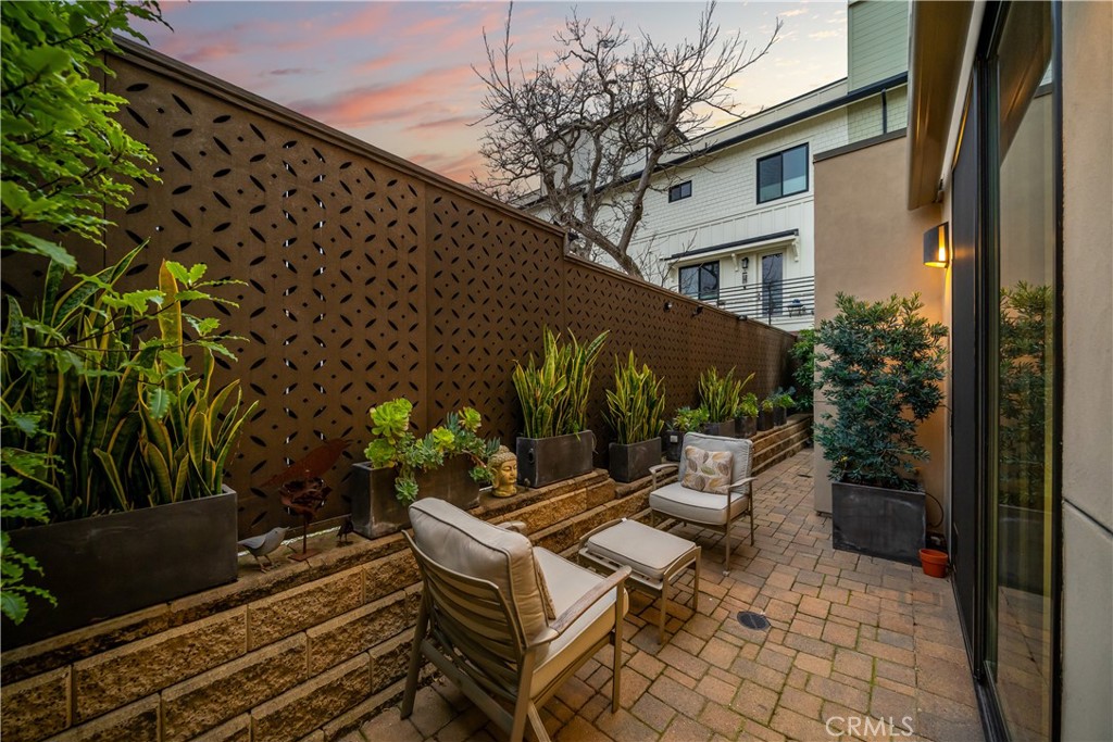 1217 Nipomo Street