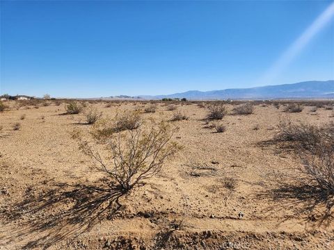 Photo of 0 Huff Road, Lucerne Valley, CA 92356 (MLS # IV22231733) Photo of 0 Huff Road, Lucerne Valley, CA 92356 (MLS # IV22231733)
