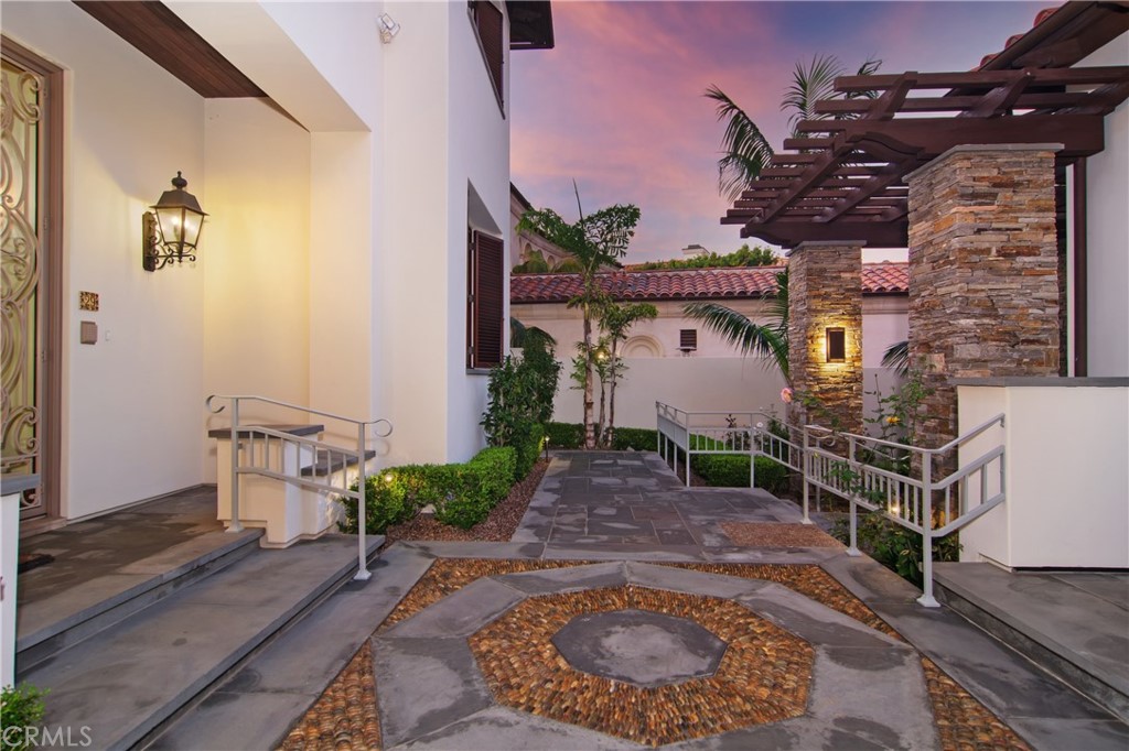 Ritz Cove (RC) - Residential