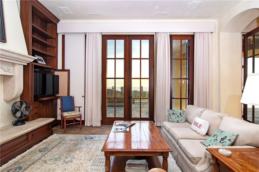 Ritz Cove (RC) - Residential