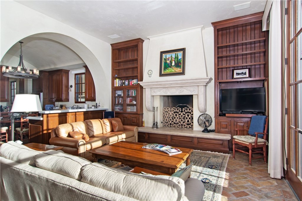 Ritz Cove (RC) - Residential