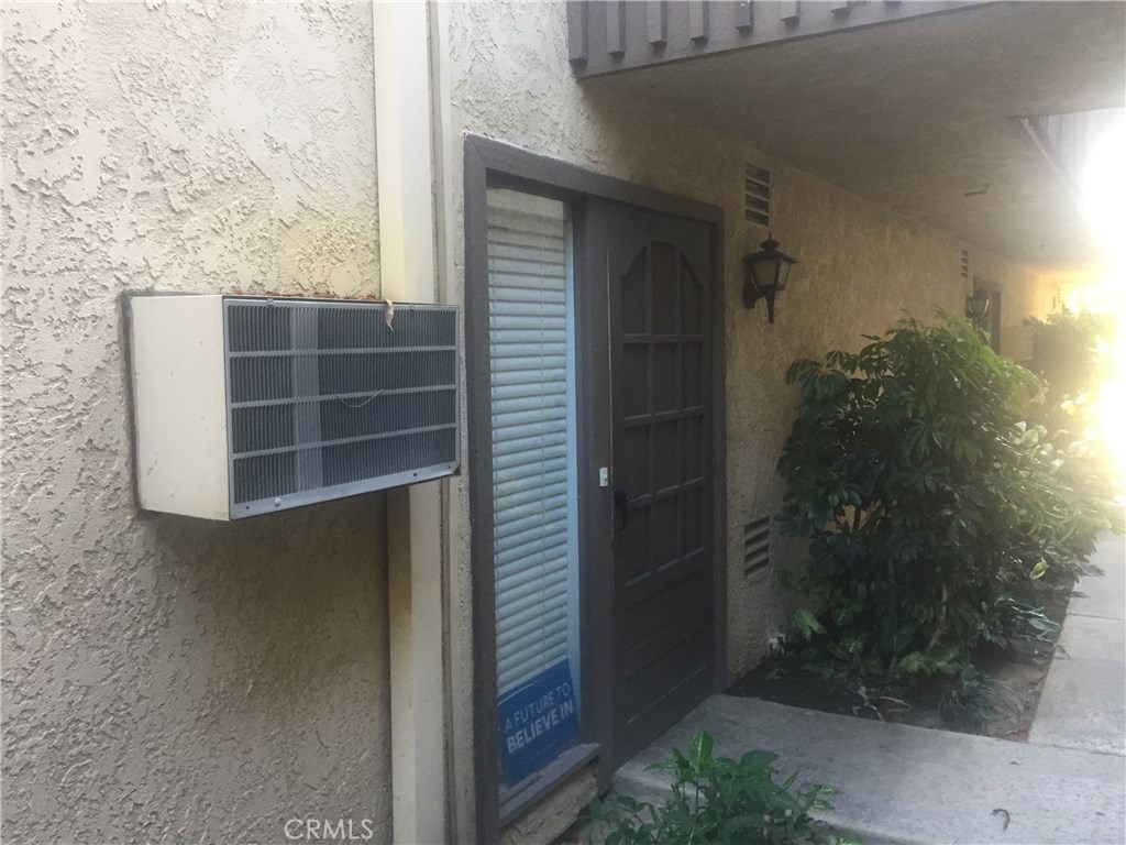 Beautiful Open Floor Plan boasts 1 Bedroom 1 Bath in a gated community within a mile from South Coast Plaza. Highly sought after location near the Performing Arts Center, The Camp & numerous renown restaurants, entertainment & shops. Features rare oversized yard that is great for entertaining, BBQ, lounging, or dining. Lush landscaping, quiet streams, Courtesy Patrol, assigned carport, additional parking permit & extra storage in parking area. Visitor parking available. Condo Association has a large club house, pool, spa, gym, sauna, billiards & ping pong table. HOA pays for Water, Gas, Trash, Security, Gated Community, Outside Landscaping, Exterior Termite Coverage & Additional Amenities. Easy access to 405, 55 & 73 freeways. Stunning turnkey property. This unique, one of kind property won't last long, a MUST see!