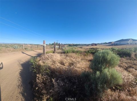 Photo of 8042 Salem Avenue, Oak Hills, CA 92344 (MLS # DW24101979)