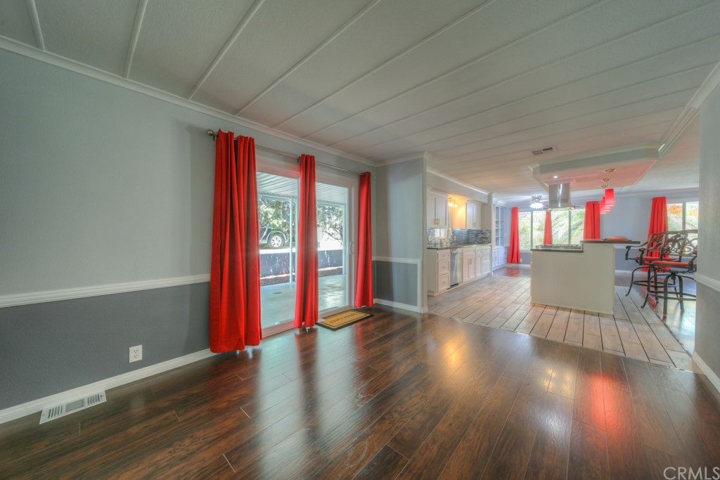 listing image 130728858624319935954