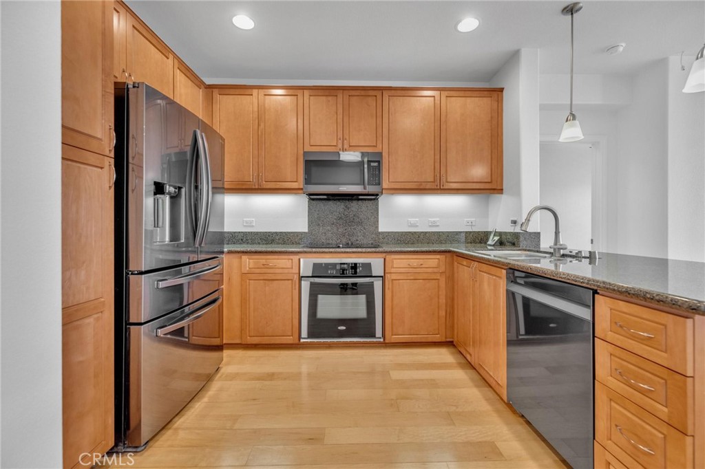 3887 Pell Place 414