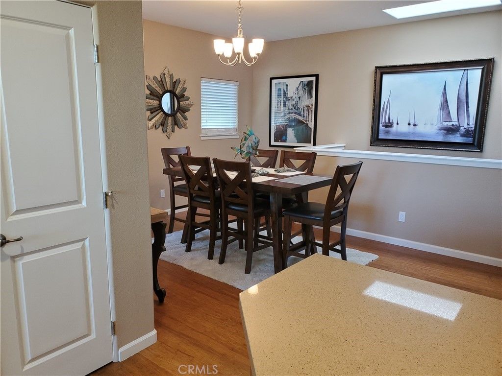 listing image 130726478898309296390