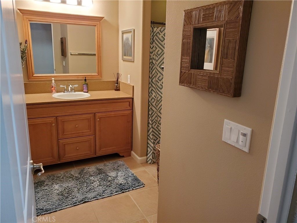 listing image 130726702693538956896