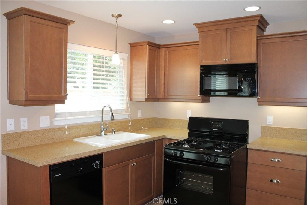 listing image 130725006134673852362