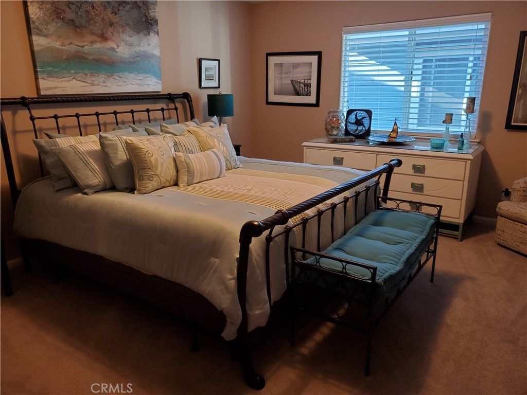 listing image 130724313802898520733