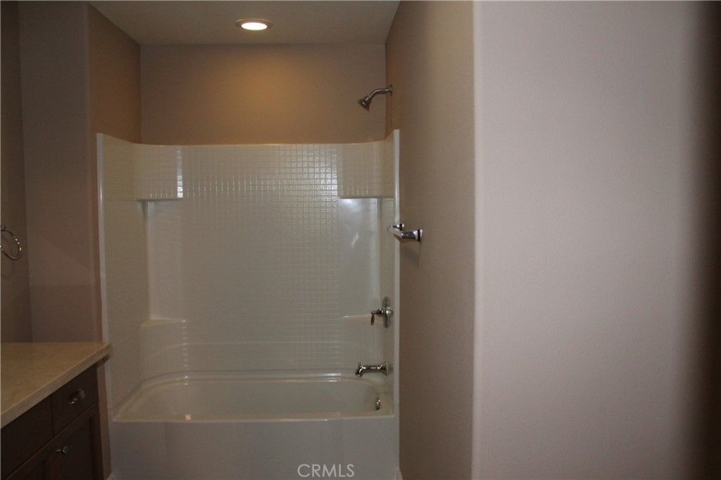 listing image 130721069384801178406