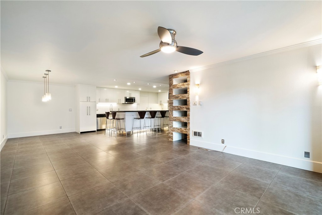 Versailles (VERS) - Residential