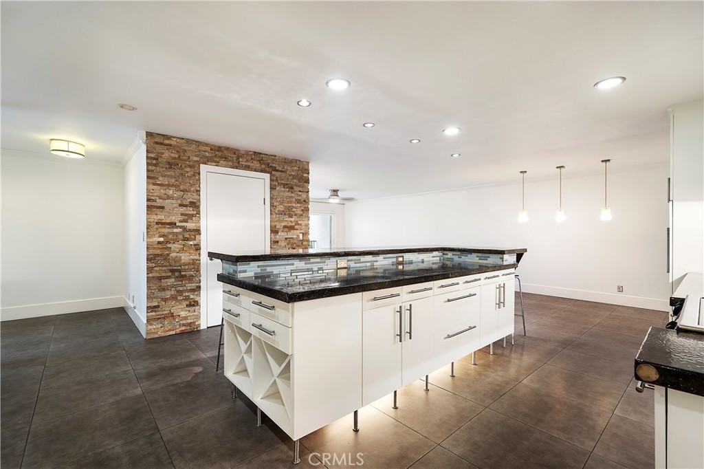 Versailles (VERS) - Residential