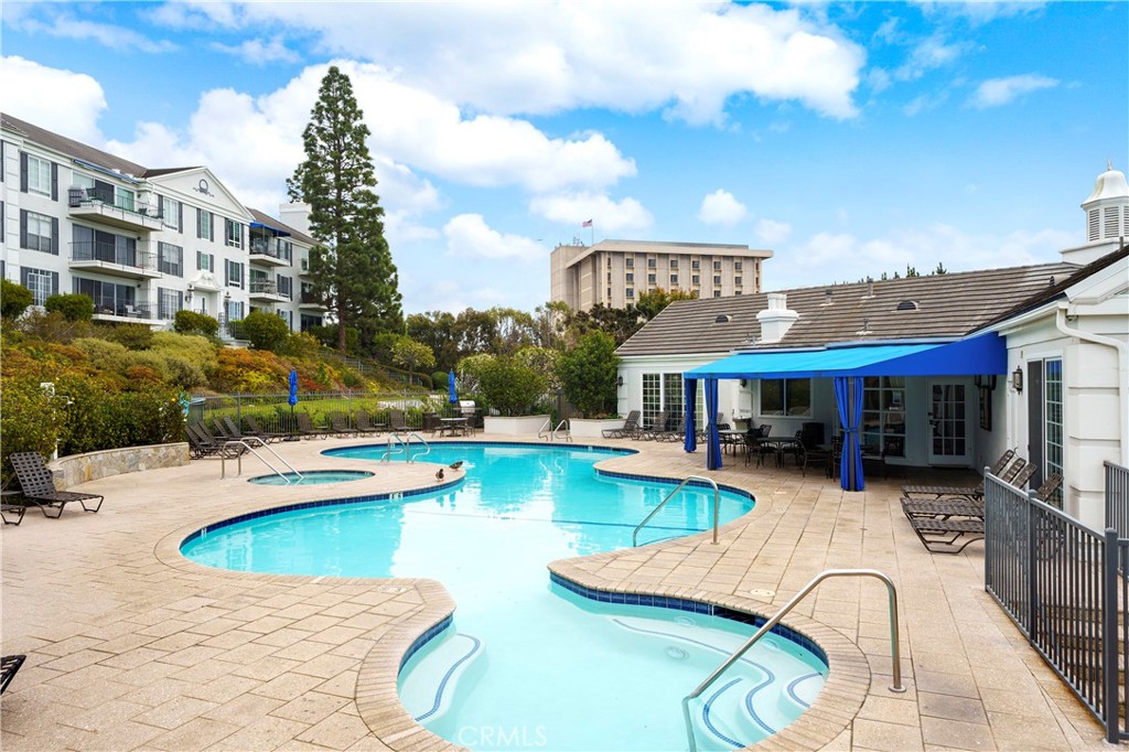 Versailles (VERS) - Residential