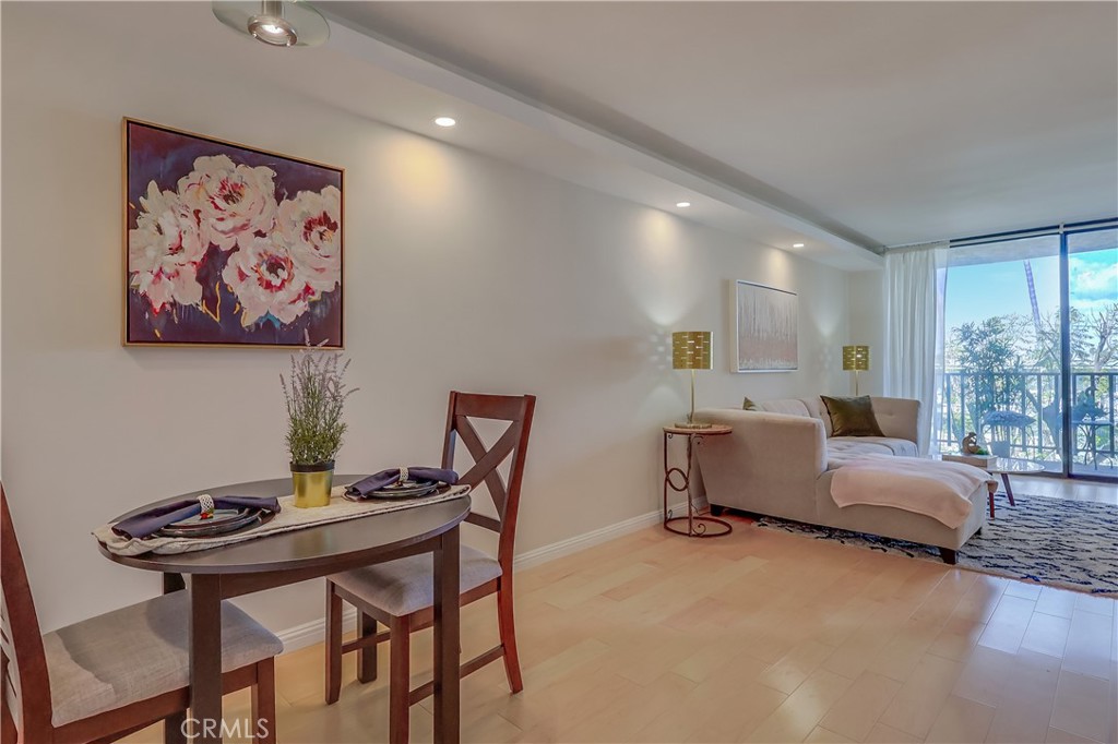 1140 E OCEAN Boulevard 306