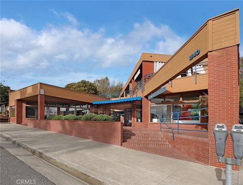 Photo of 1540 S Coast Hwy Hwy #4, Laguna Beach, CA 92651 (MLS # LG25031501) Photo of 1540 S Coast Hwy Hwy #4, Laguna Beach, CA 92651 (MLS # LG25031501)