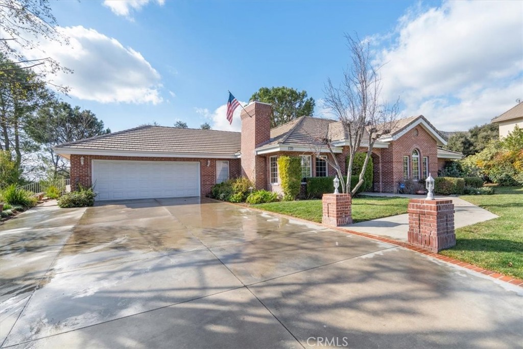 13154 Oak Crest Drive