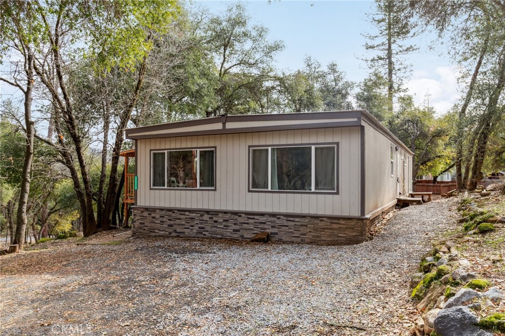 21713 Robin Hill Road