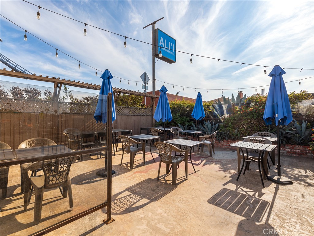 409 E Grand Avenue