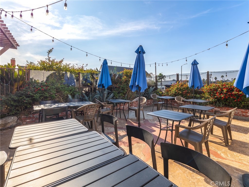 409 E Grand Avenue