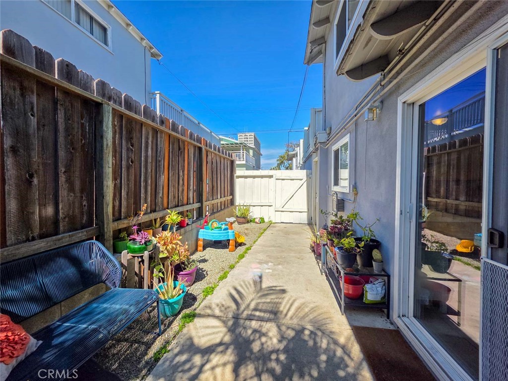 Costa Mesa Residential Income (CMRI) - Residential Income