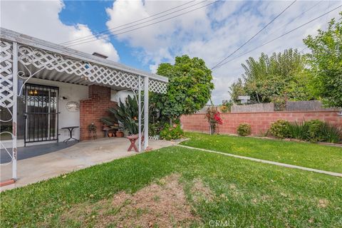 A home in El Monte