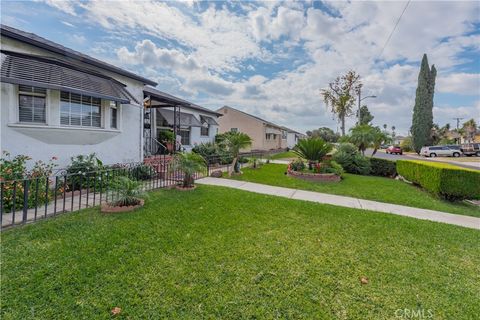 A home in El Monte