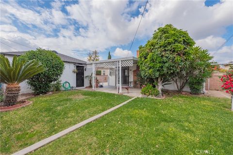 A home in El Monte