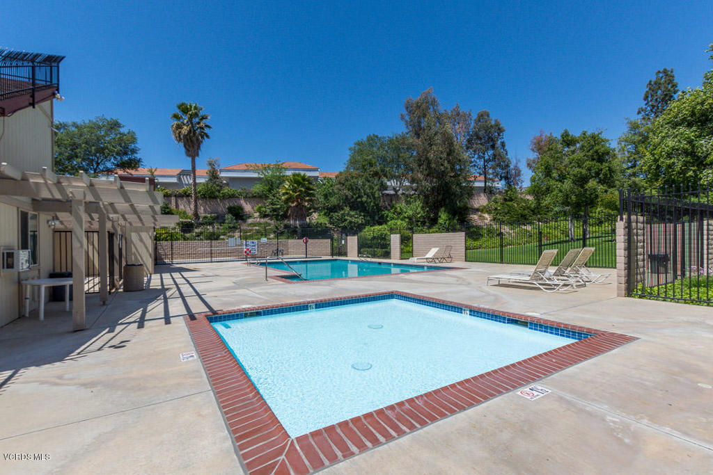 Oakbrook Townhomes - 518 - Residential