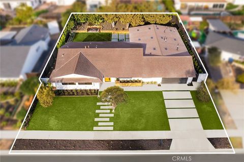 A home in North Tustin
