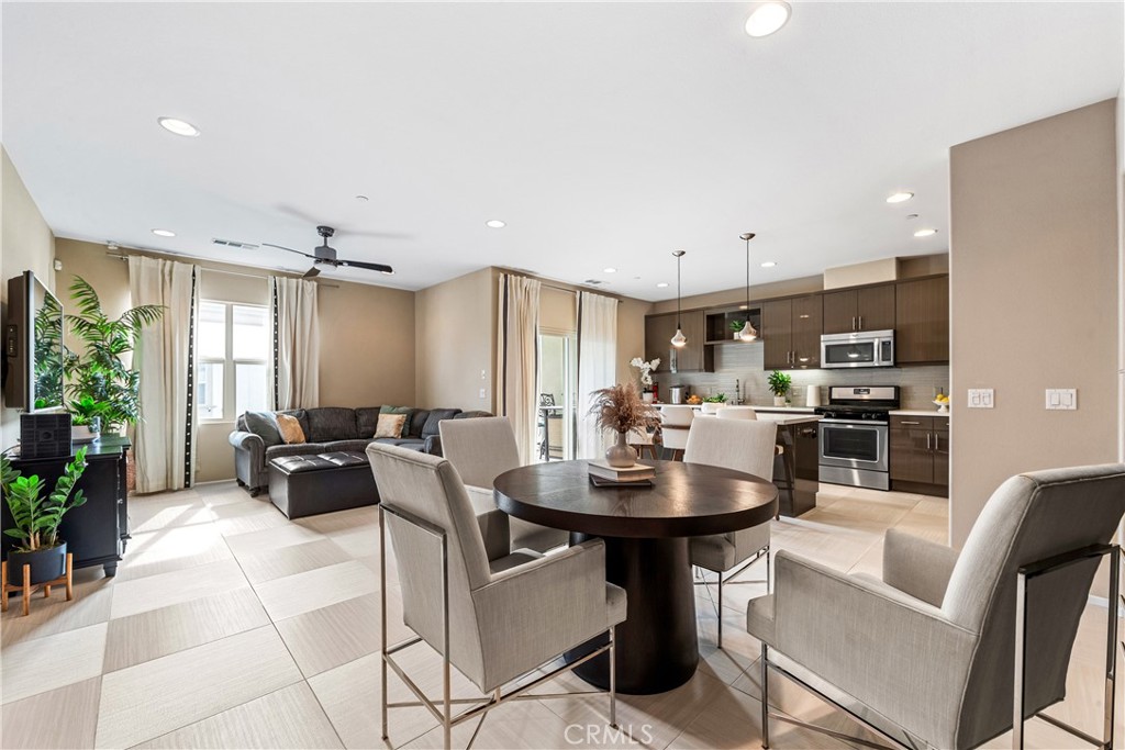 405 S Anaheim Boulevard 8