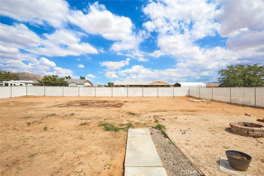 listing image 130726307879637668437