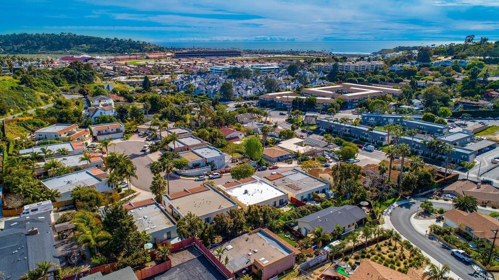 816 818 Viva Court