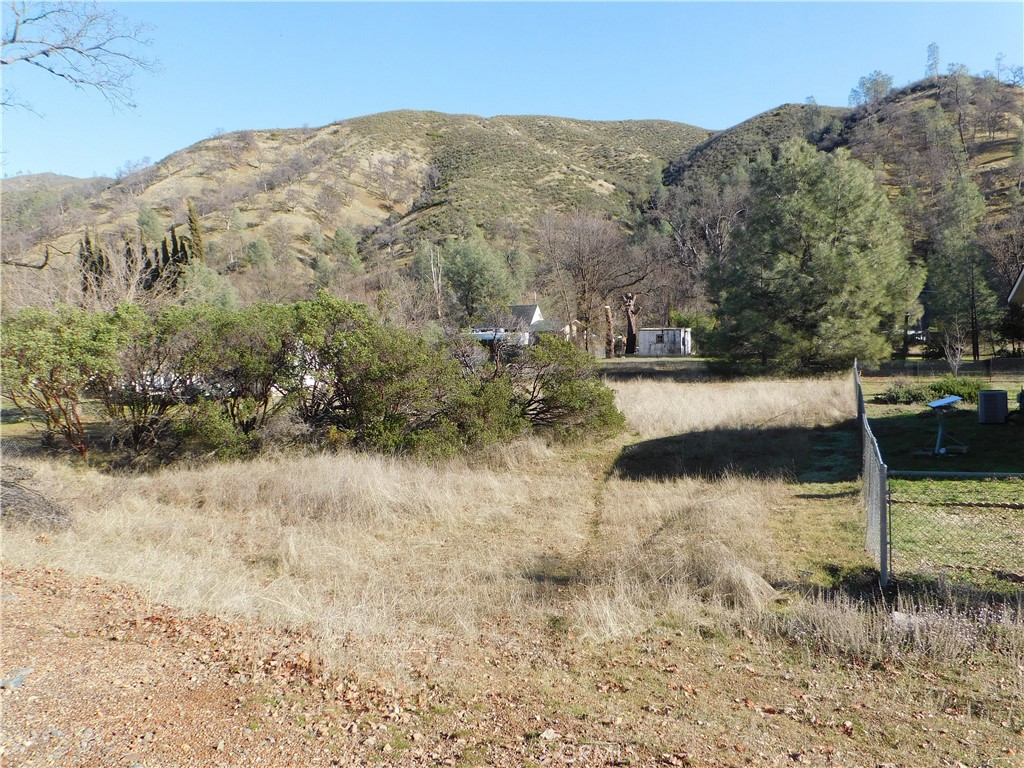 Located in the rural Spring Valley area of Clearlake Oaks this level buildable parcel is has privacy and gorgeous views. Ideal spot to build a home!