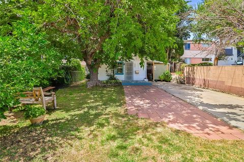 A home in La Crescenta