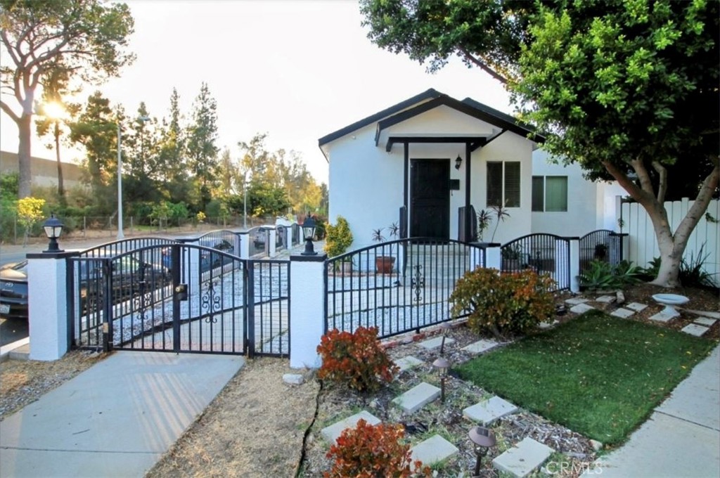 View Pasadena, CA 91103 house