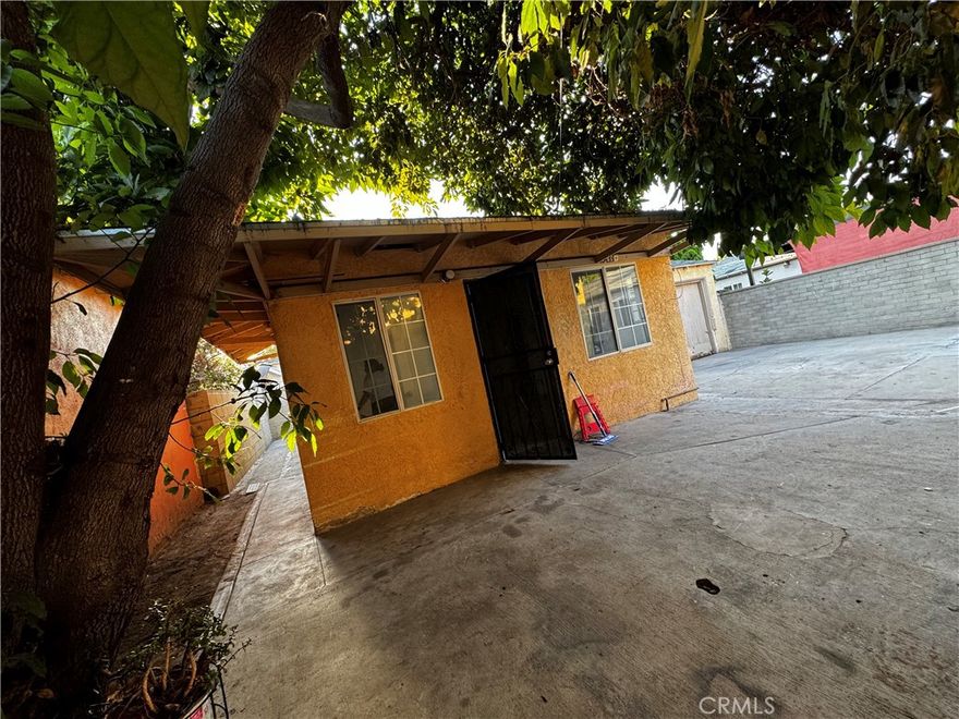 Back unit has gated yard, Washer and dryer hook ups.