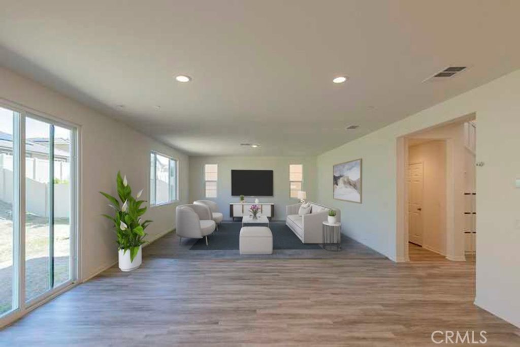 listing image 130722995236784320331
